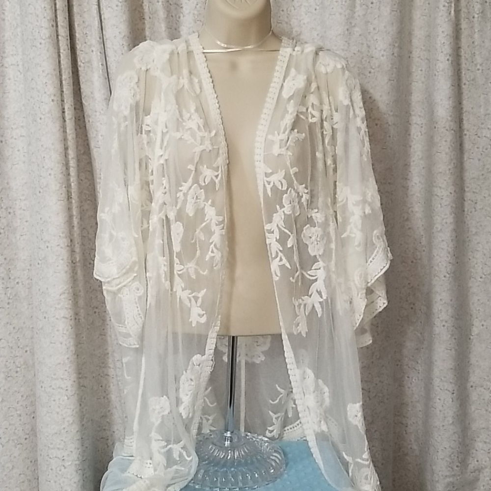Dizzy Gal plus size lace cardigan cover